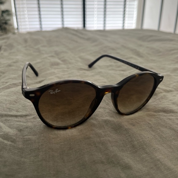 Ray-Ban RB2230 Sunglasses - Picture 3 of 8